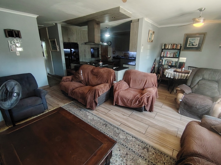 3 Bedroom Property for Sale in Kabega Park Eastern Cape